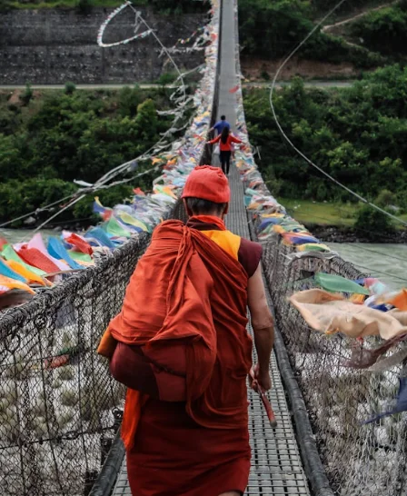 Geet Travel - Himalayan Mountain Peaks in Bhutan